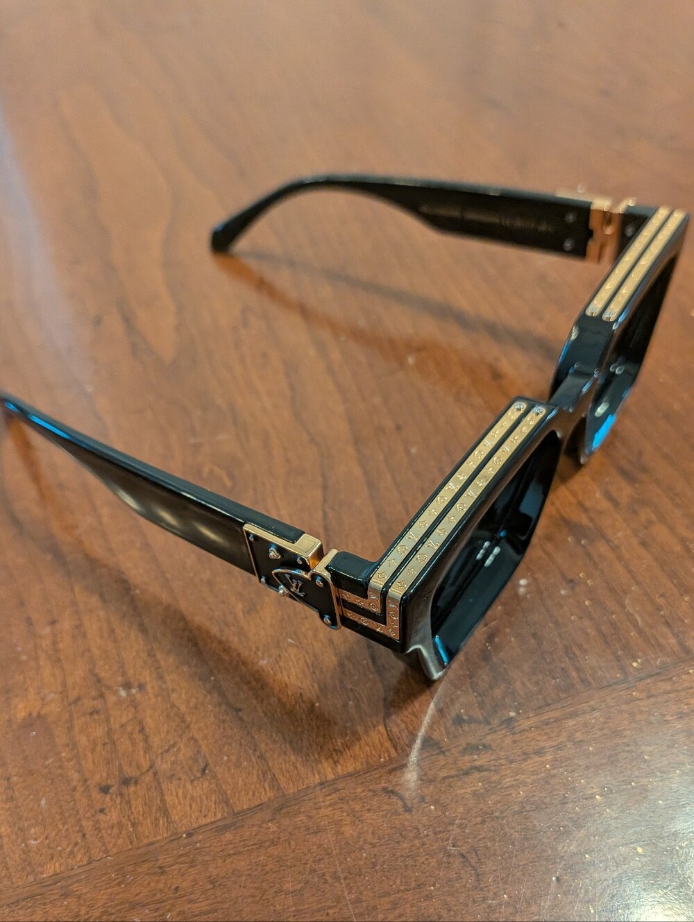 Louis Vuitton Millionaire 1.1 Black and Gold Fashion Sunglasses AUTHENTIC